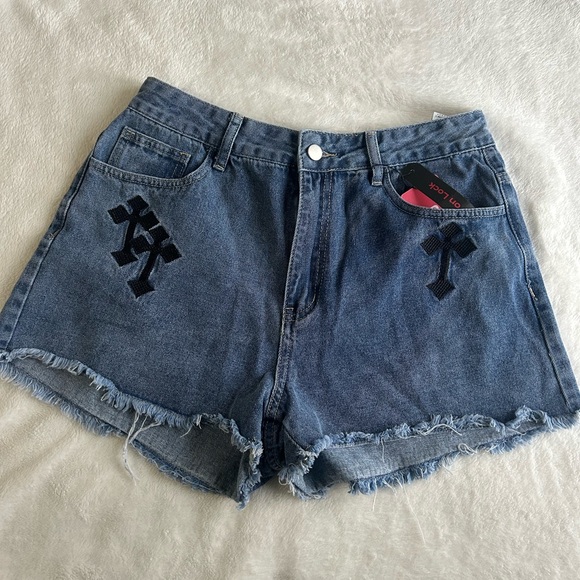 NEVER WORN Romwe denim shorts with stitched crosses - Picture 1 of 4